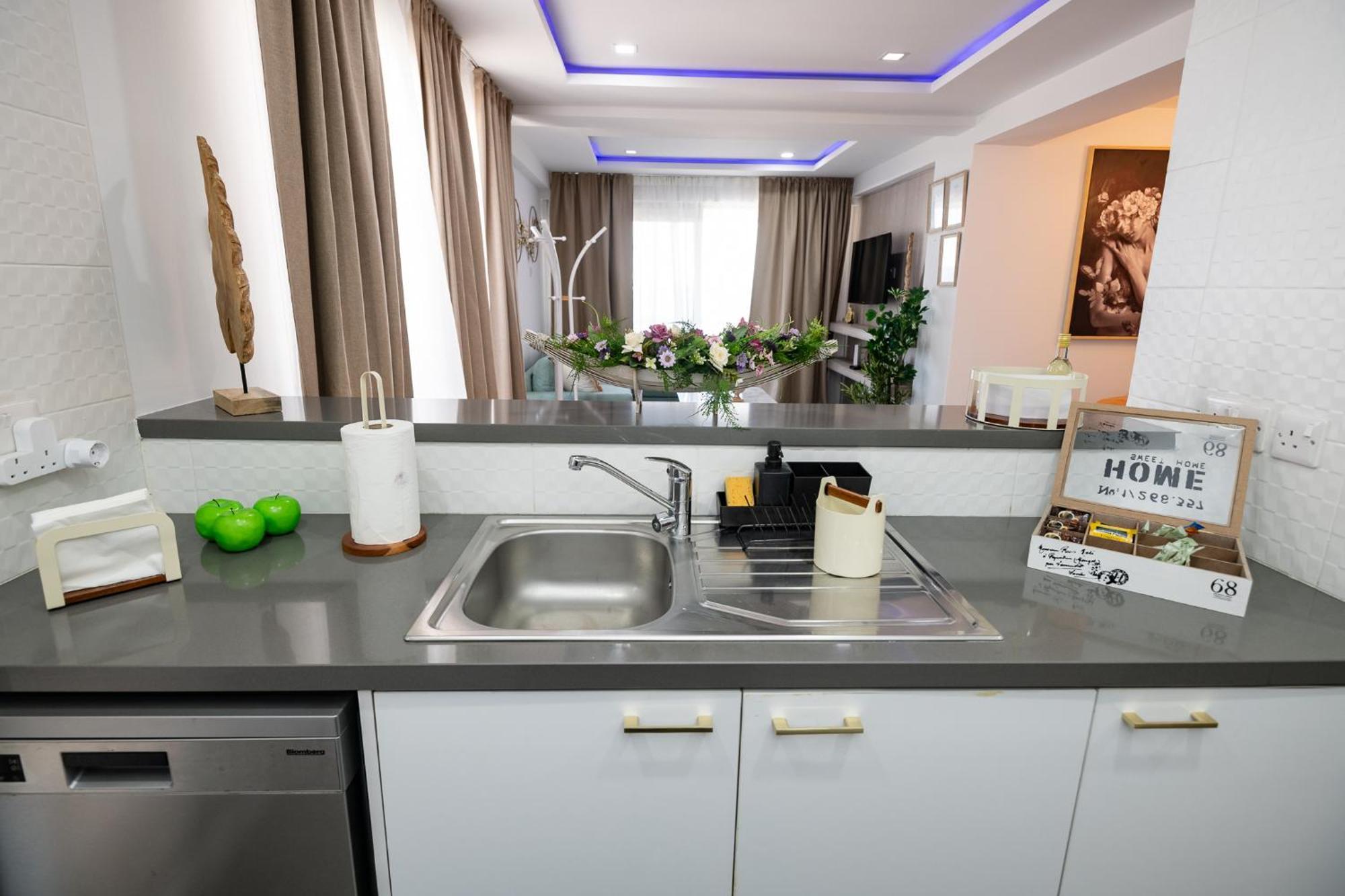 Lazuli Beachfront Sea View Ap144 Larnaca Exterior photo